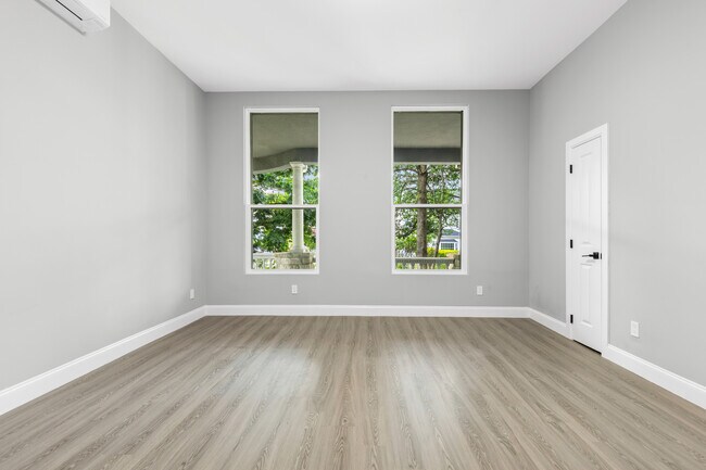 Building Photo - 222 Primrose Ave