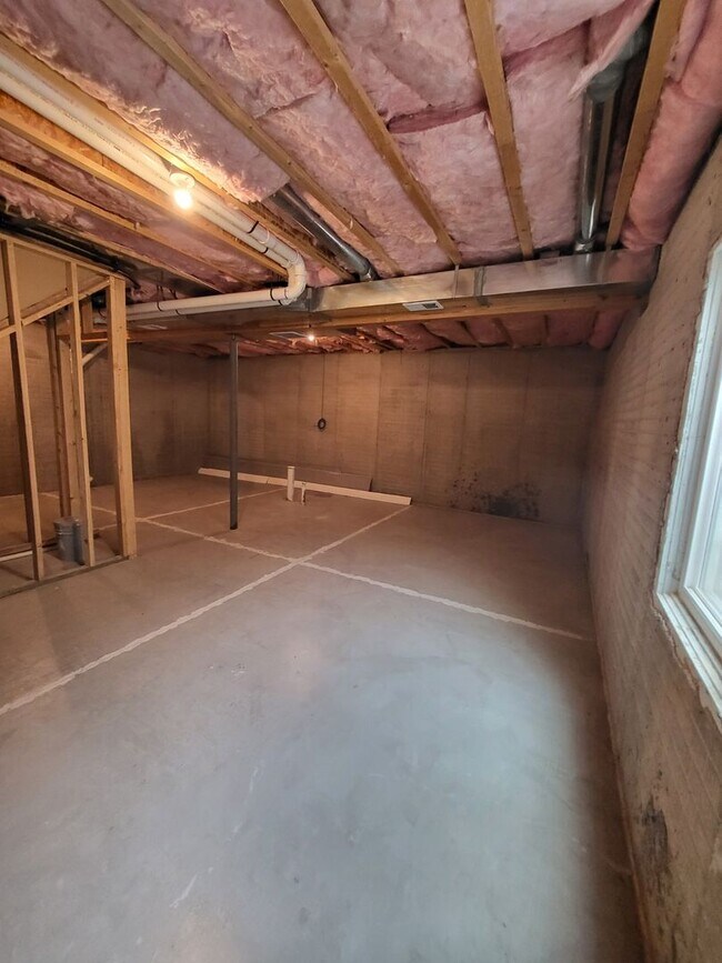 Building Photo - 4105 Gunsmoke Rd