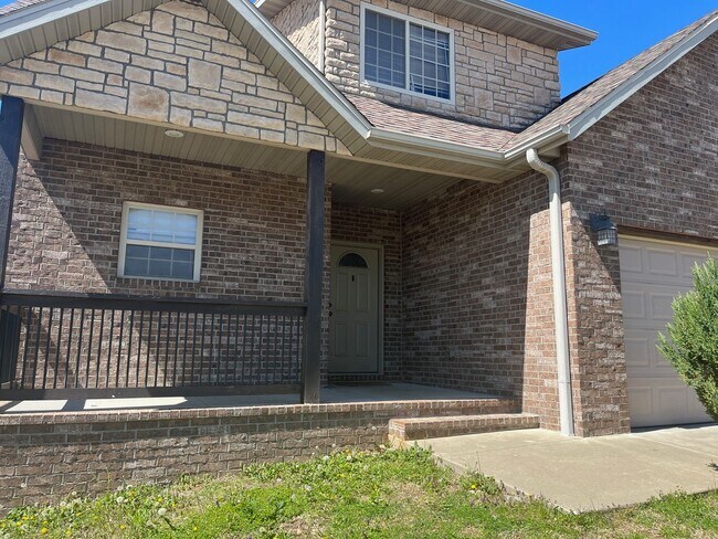 Building Photo - 3 Bed 2 Bath Home South Springfield!