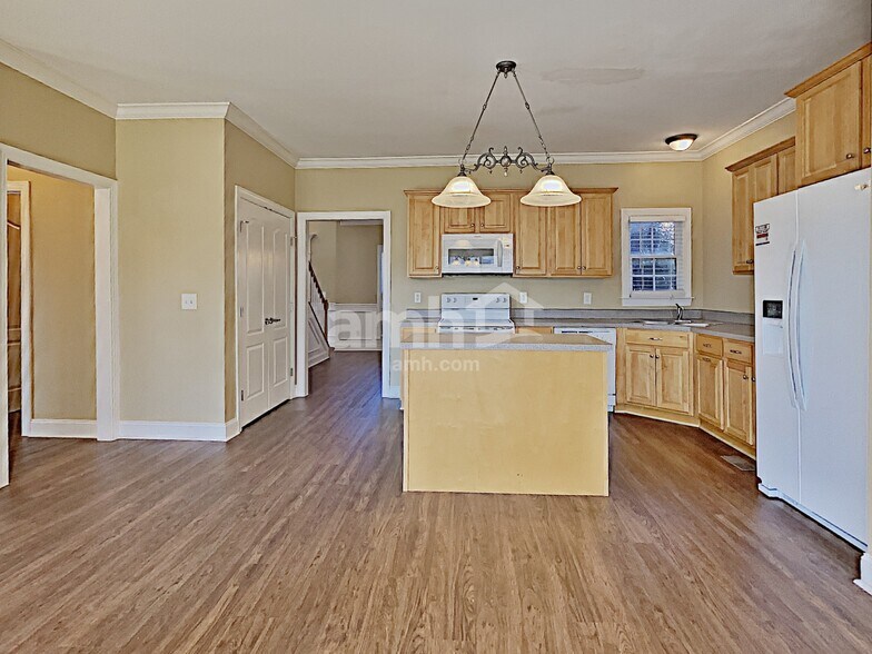 Building Photo - 2710 Marilyn Ct