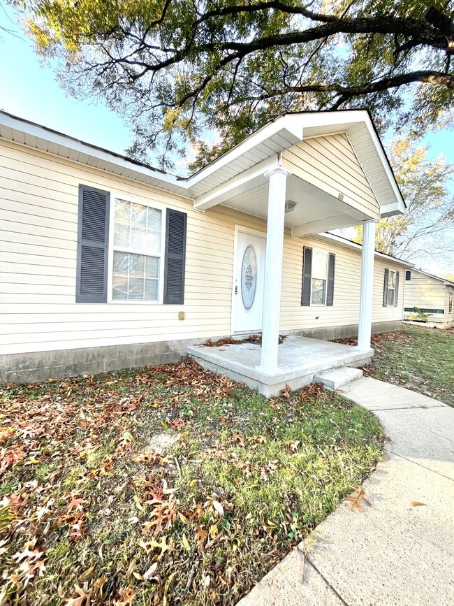 Building Photo - 97 Pecan St