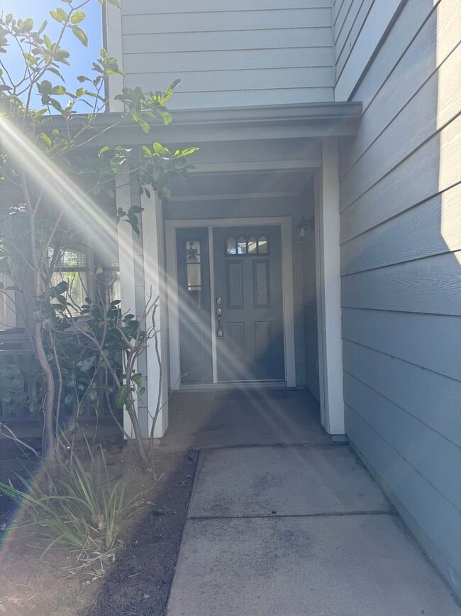 Building Photo - For Rent – Legends at Maui Lani | Spacious 4-Bedroom, 2.5-Bath Home