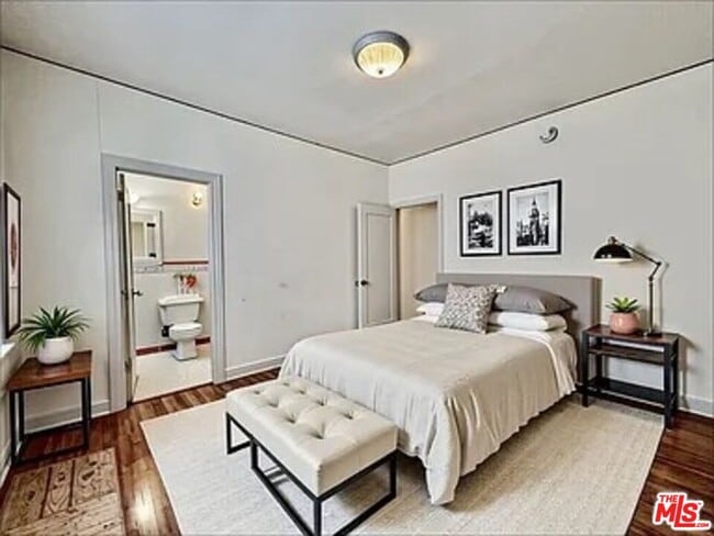 Building Photo - 145 N Sycamore Ave