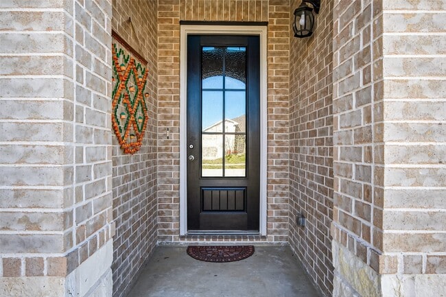 Building Photo - 32227 Cedar Crst Dr