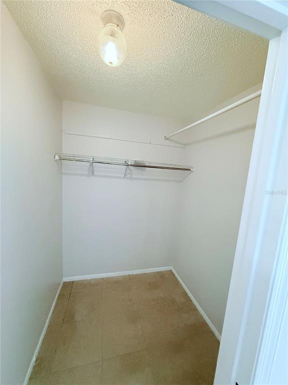 Building Photo - 9481 Highland Oak Dr