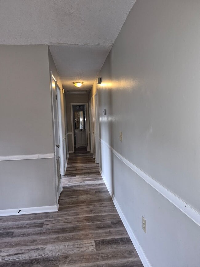 Building Photo - 242 Garden Cir