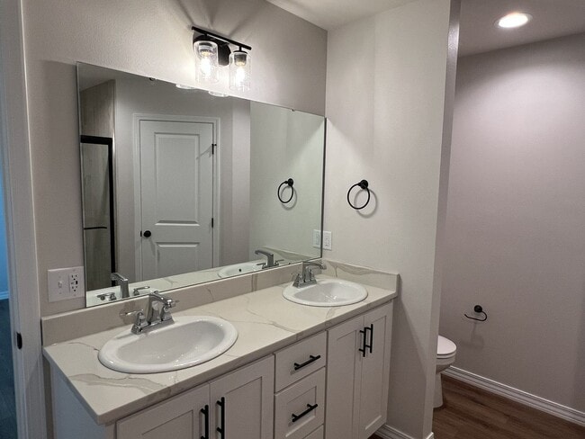 Building Photo - Brand New Home In Nixa!