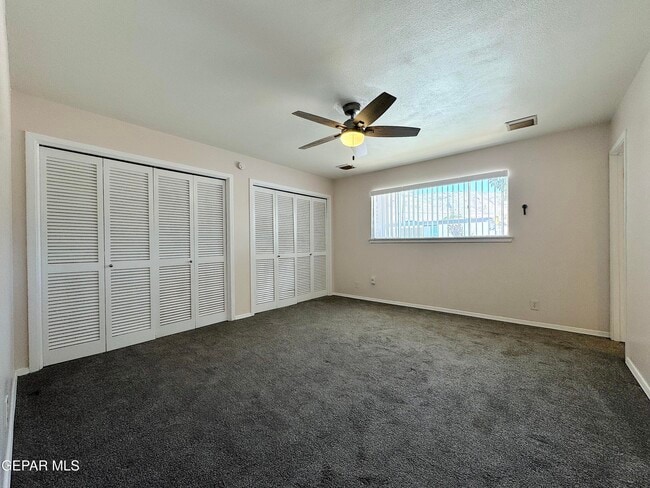 Building Photo - 5801 Beaumont Pl