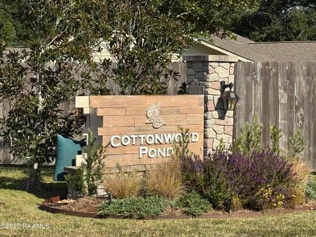 Building Photo - 406 Gray Birch Lp