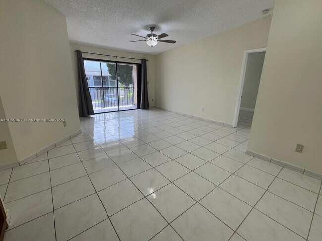 Building Photo - 9707 Hammocks Blvd