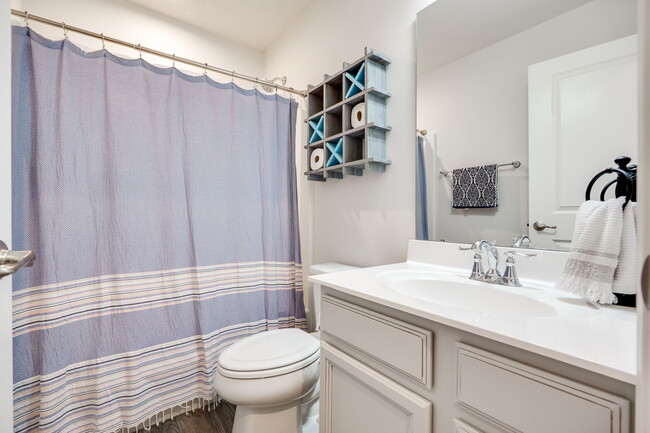 Building Photo - 194 Cresting Rd