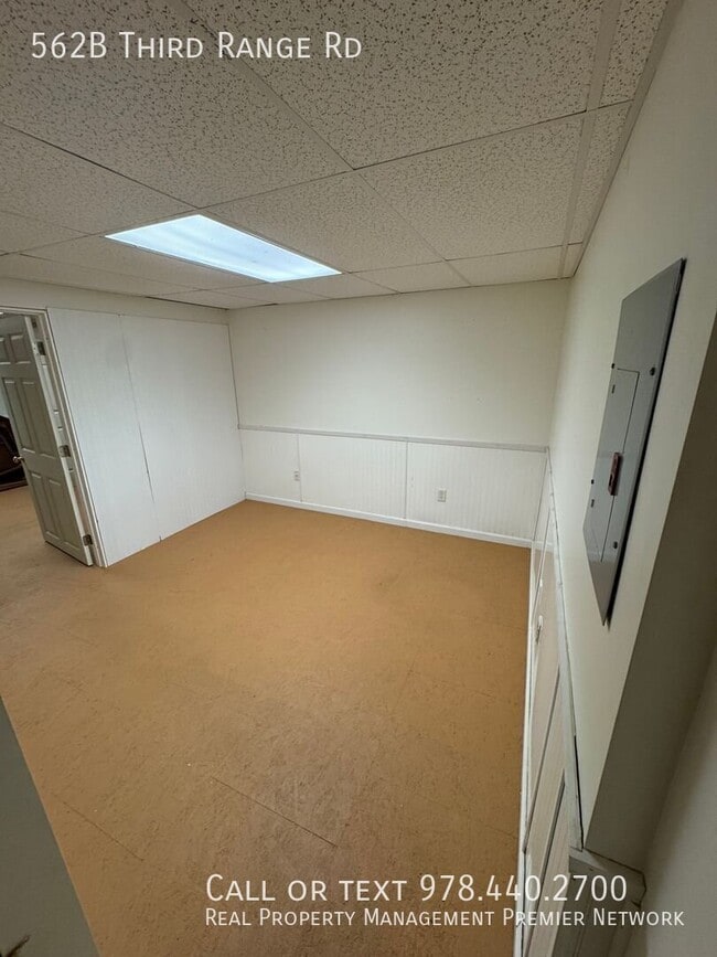Building Photo - 562 Third Range Rd