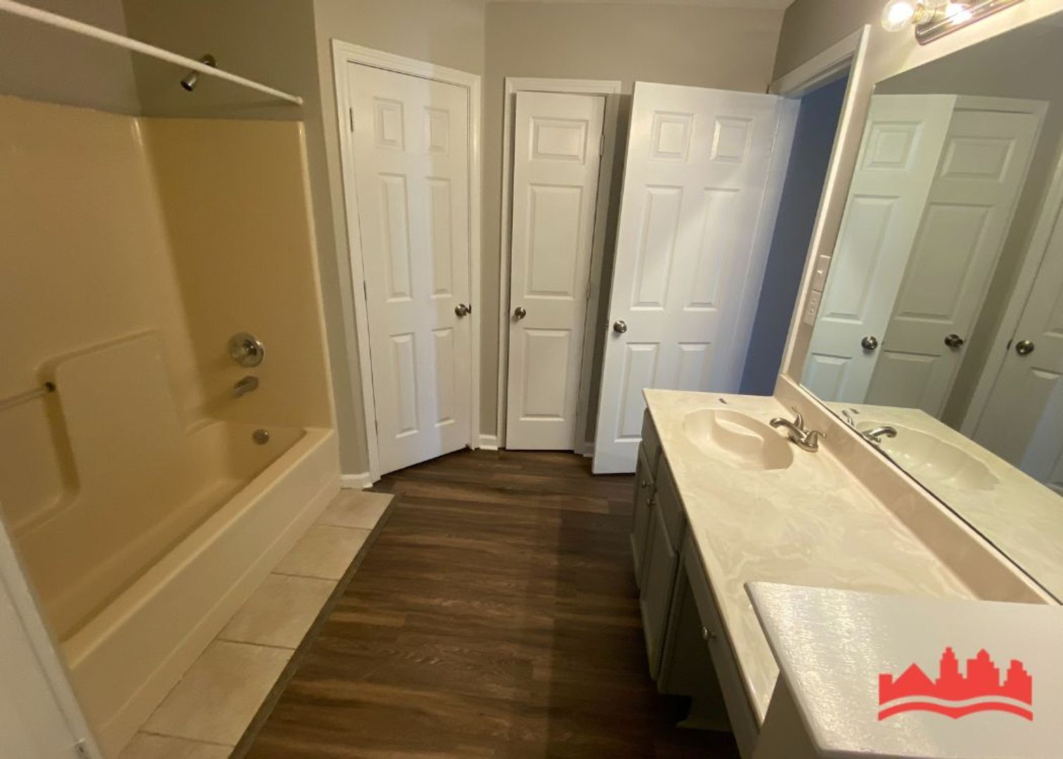 Building Photo - 7870 Shadowland Cove