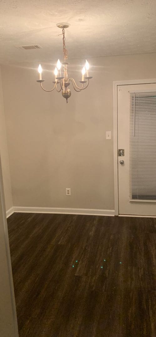 Building Photo - READY NOW! Beautiful townhome! 2 bedroom 2.5 bathroom in Snellville