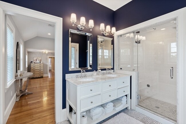 Building Photo - 205 Sohier St