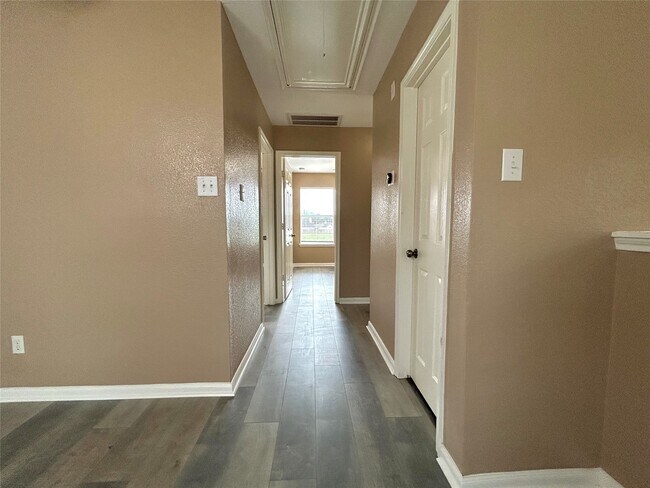 Building Photo - 6139 Springbrook Garden Ln