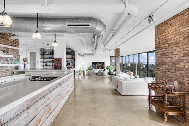 Building Photo - 5701 Biscayne Blvd