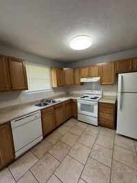 Building Photo - 76 Apple Ln