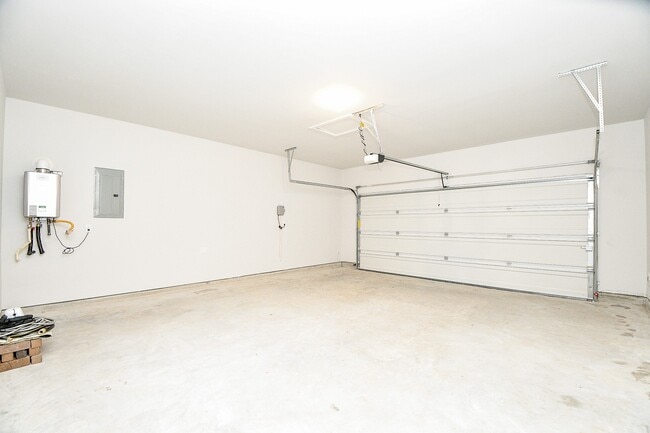 Building Photo - 23303 Happy Mdw Ln