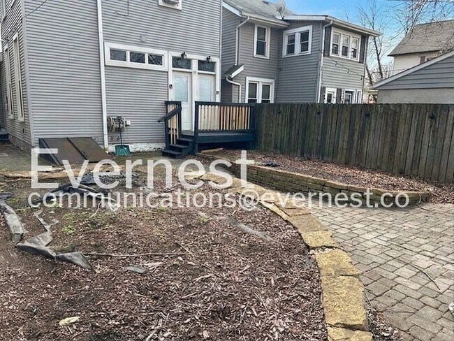 Building Photo - 112 Hanford St