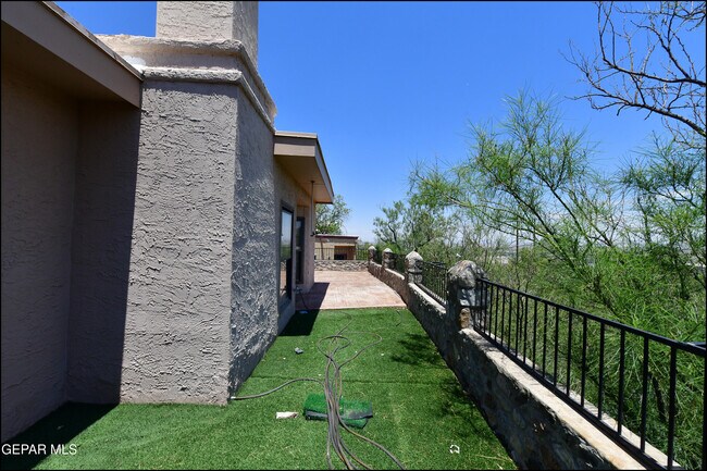 Building Photo - 3212 Canyon Point Ln