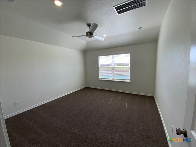 Building Photo - 212 Hemp Hl