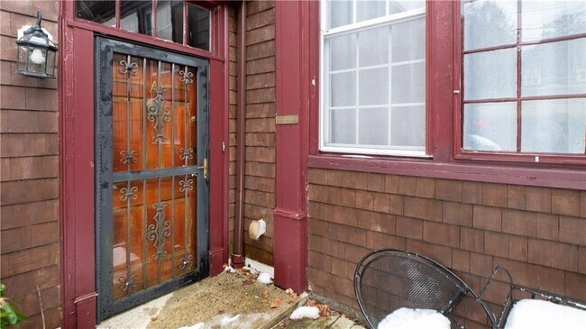 Building Photo - 167 Coggeshall Ave