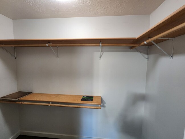 Building Photo - 3Bd 2BA near Jefferson Highschool!