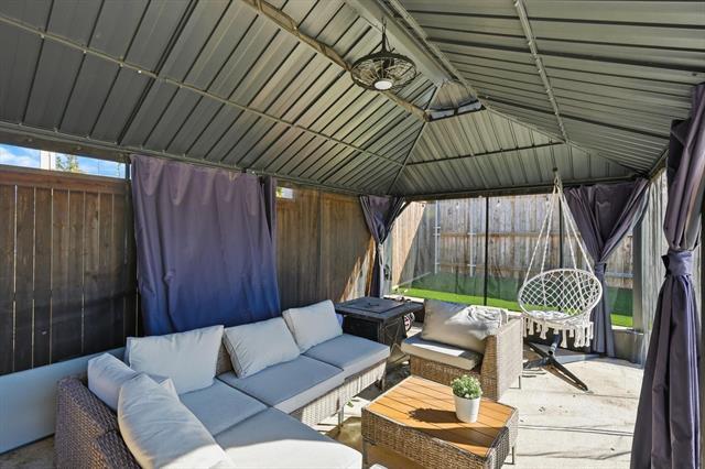 Building Photo - 3934 Dickinson Ave