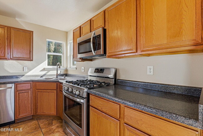 Building Photo - 10910 Acoma St