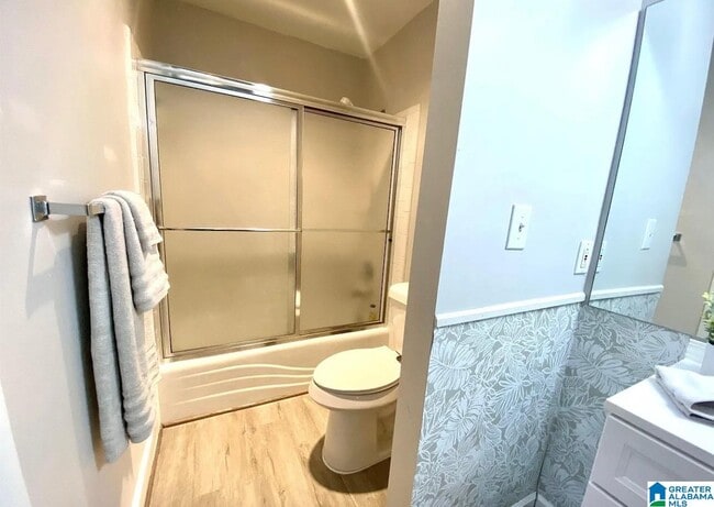 Building Photo - 3101 Lorna Rd