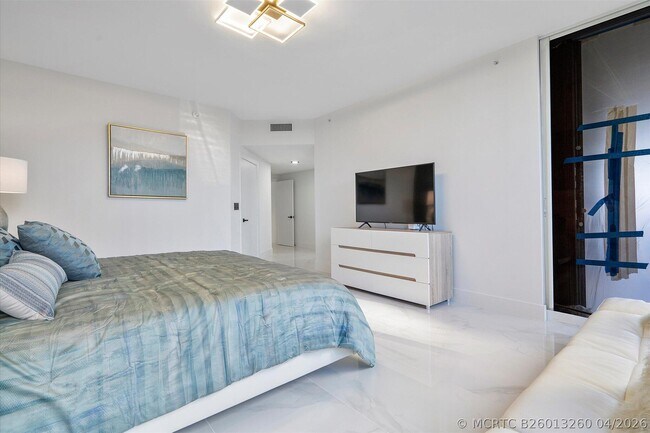 Building Photo - 3100 N Ocean Blvd