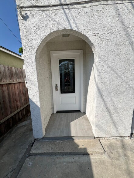Building Photo - 5316 Inglewood Blvd