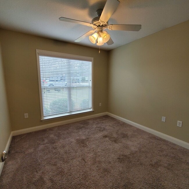 Building Photo - Modern Elegance Meets Southern Comfort: 4BR/2BA Gem in Northlake Neighborhood!