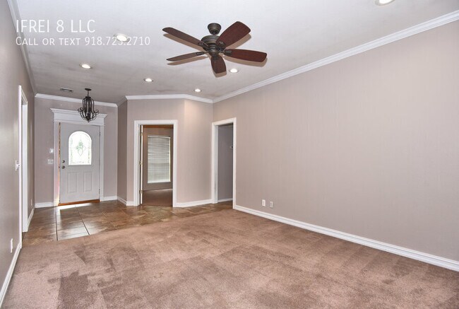 Building Photo - 300 S 63rd St