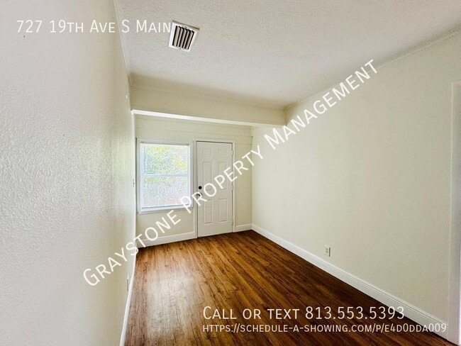 Building Photo - Cozy 3bed/1bath Duplex in St. Petersburg, ...