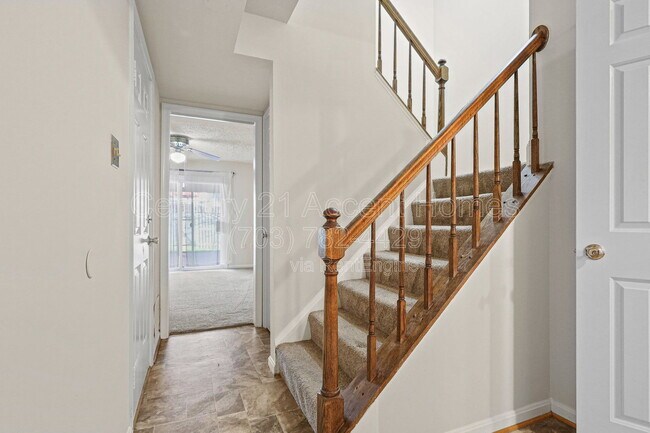 Building Photo - 6719 Sunset Woods Ct