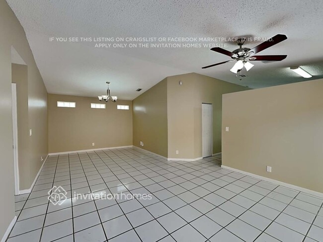 Building Photo - 16940 SW 142nd Pl