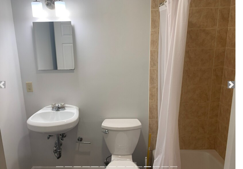 Building Photo - 69 Park Dr