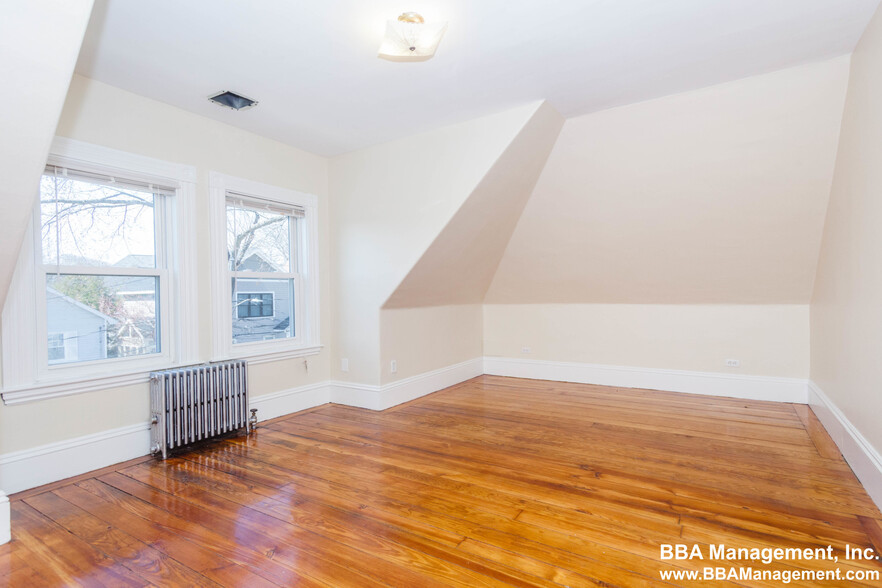 Primary Photo - 39 Falkland St