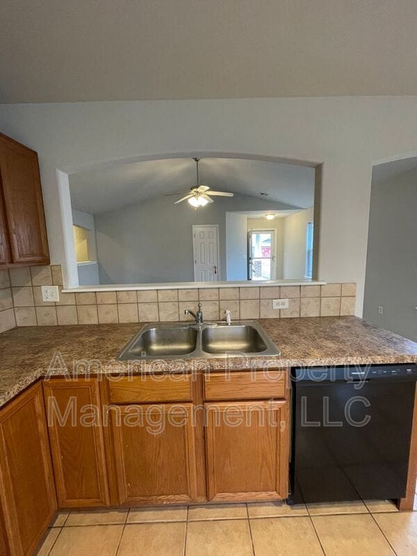 Building Photo - 11108 N 143rd E Ave