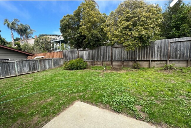 Building Photo - Coastal Living 3 bedroom home in the heart...