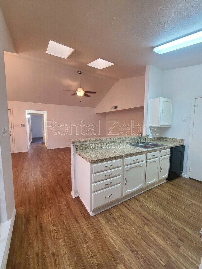 Building Photo - 4633 Carr St