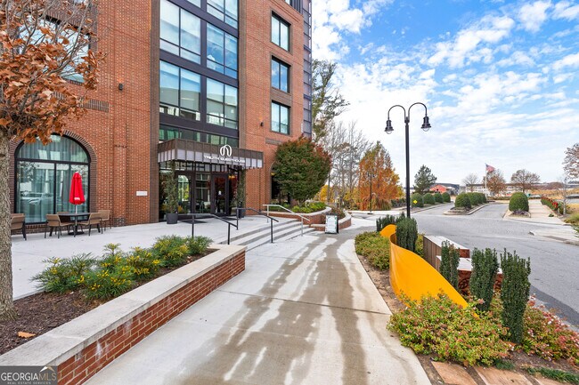 Building Photo - 255 High St