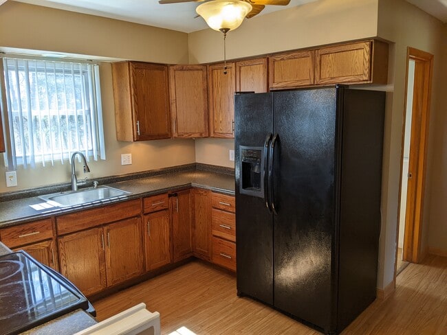 Building Photo - 907 Hooper Rd