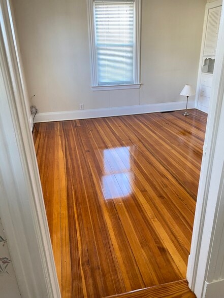 Building Photo - 18 Rockland St