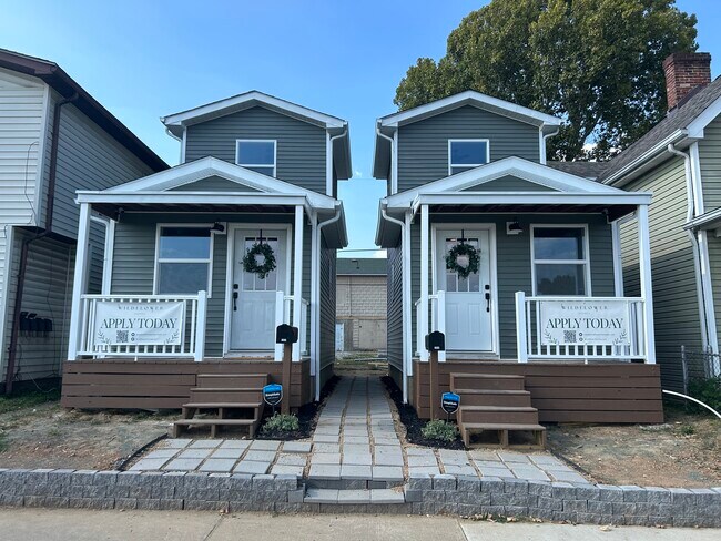 Building Photo - 1842 7th Ave