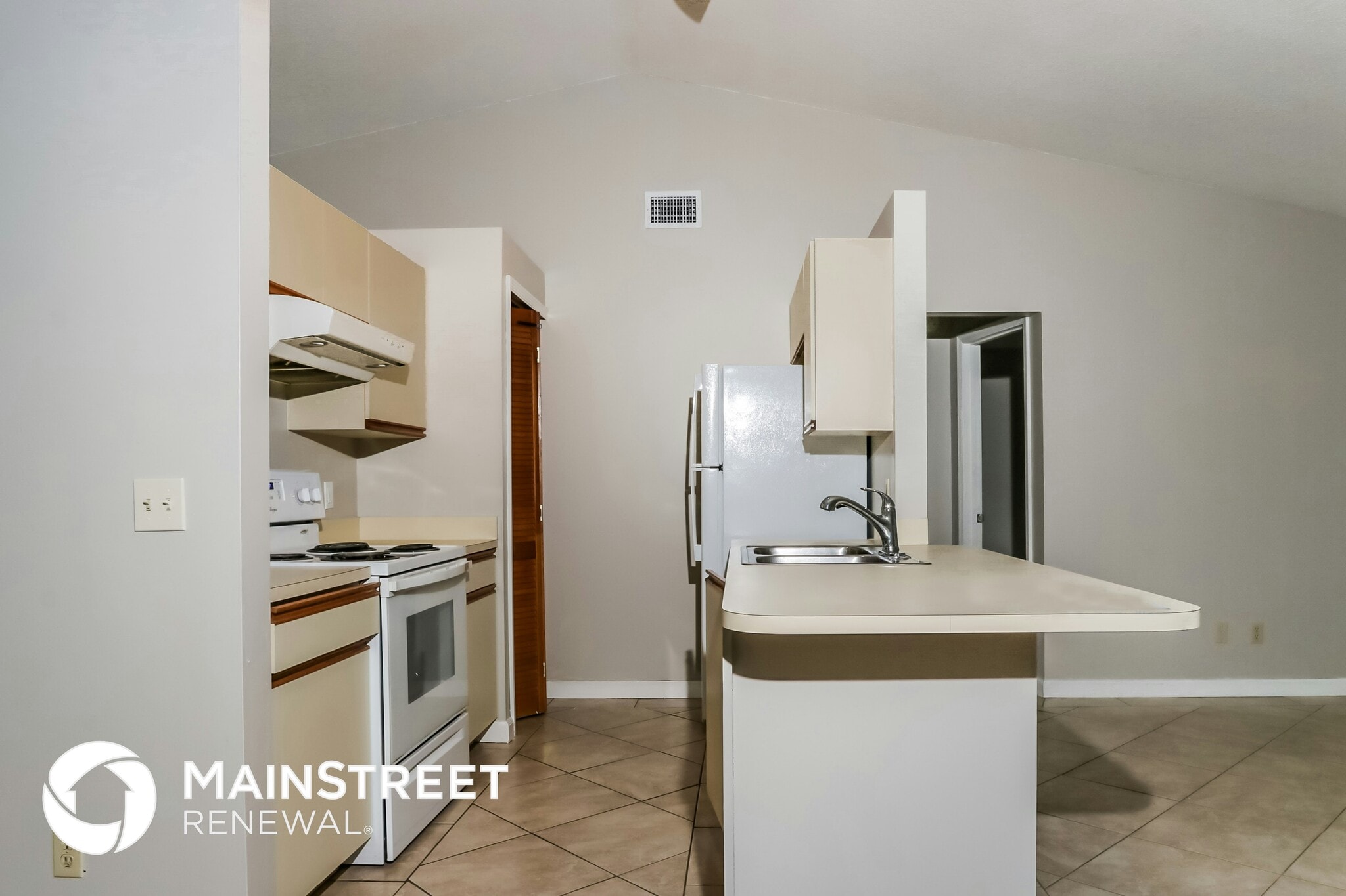 Building Photo - 1301 SW Chase Rd