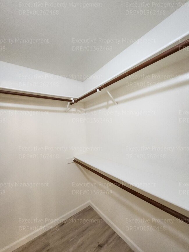 Building Photo - 3 bedroom/ 2 bath house near Pacheco Rd/ A...