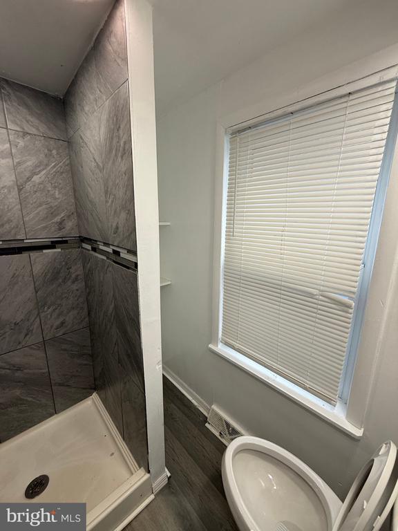 Building Photo - 15 DEMING Ave